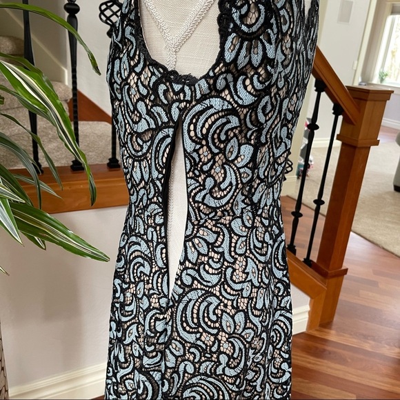 Atar'd State Cocktail Dress with Embroidered Detail/ A- Line Silhouette Size: S - Picture 7 of 7